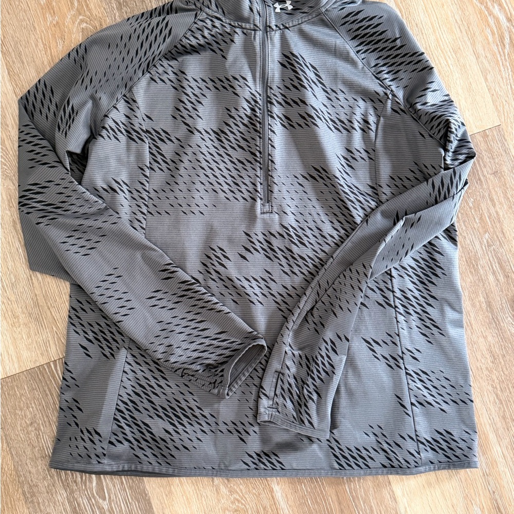 Under Armour Gray Patterned Women's Top